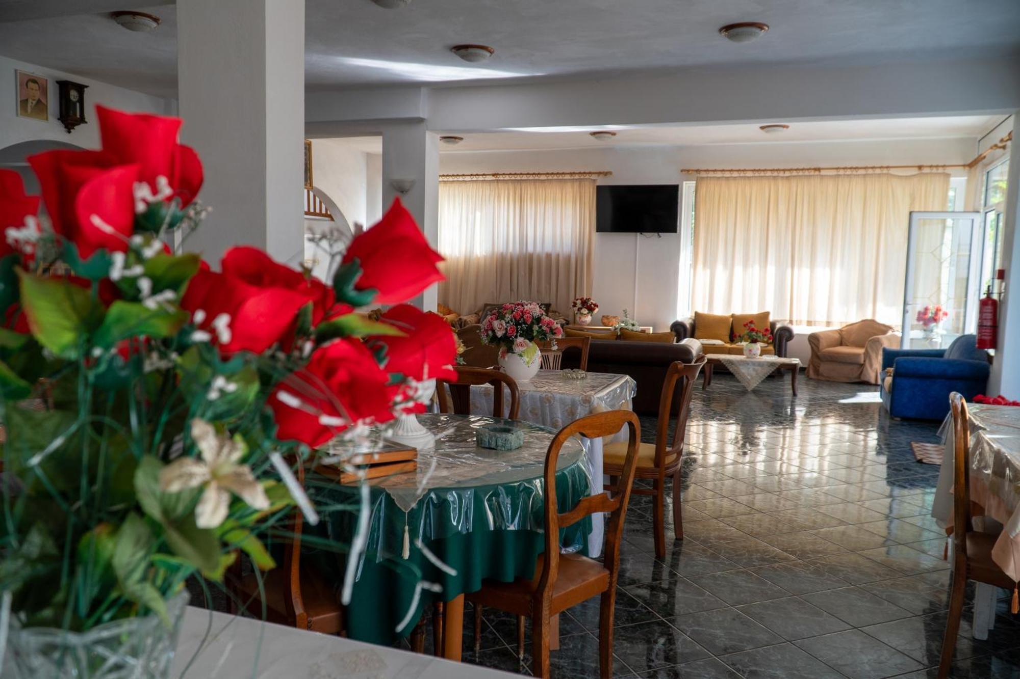 Pagona Hotel Лутра-Едіпсу Екстер'єр фото